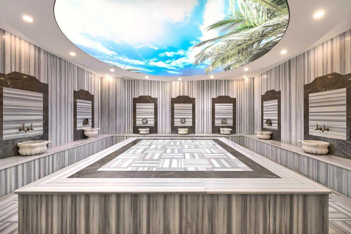  Annabella Park Hotel